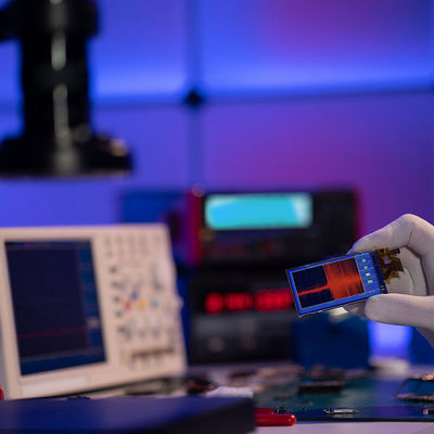 ห้องปฏิบัติการทดสอบอุปกรณ์อิเล็กทรอนิกส์จอแสดงผล LED Emc Emi Esd บริการทดสอบและรับรองความถูกต้องของบุคคลที่สาม